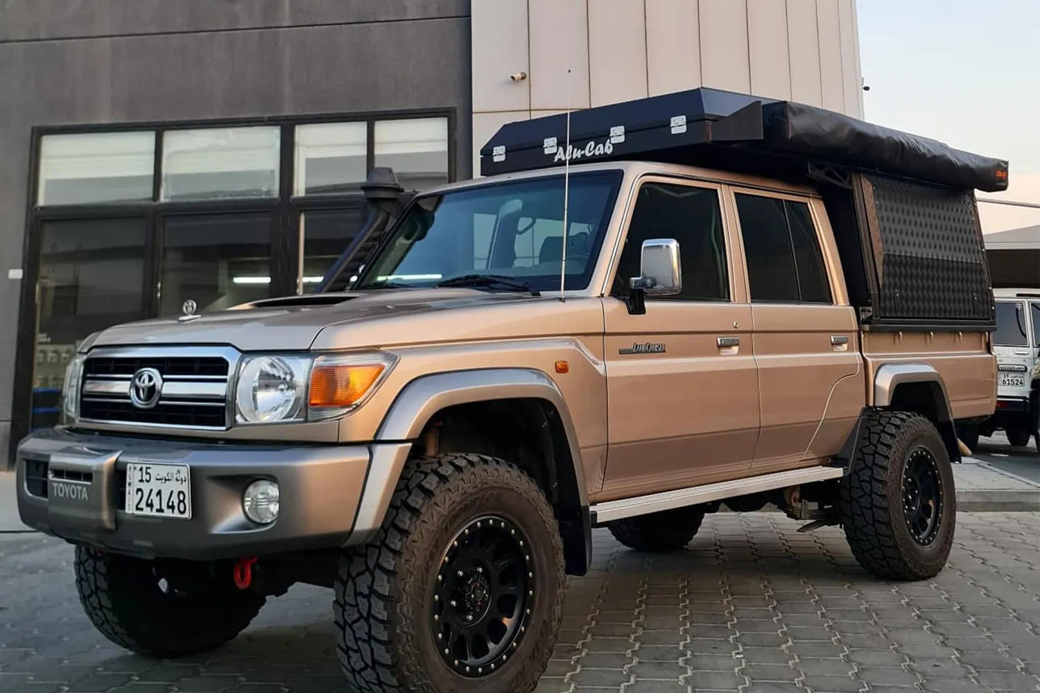 Alu-Cab Canopy Camper
