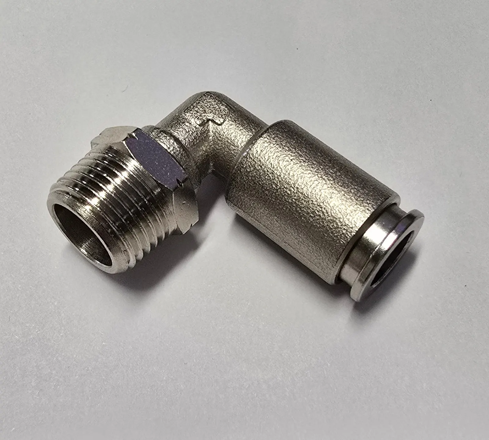 Boss 3/8 TUBE 1/4NPT ELBOW ( METAL )
