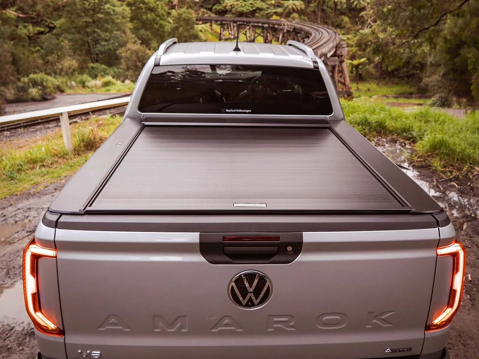 HSP Roll R Cover closed on a Volkswagen Amarok