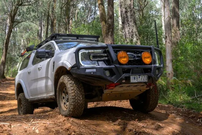 Opposite Lock post type bull bar