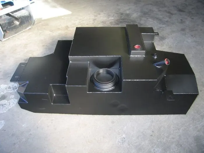 Brown Davis 153L replacement tank, HiLux (2005 to 2015)